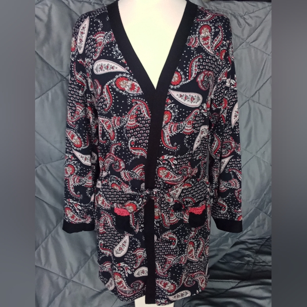 Women's Black Robe Paisley Red & White Pattern Brother's Stretchy V Neck Size XL
